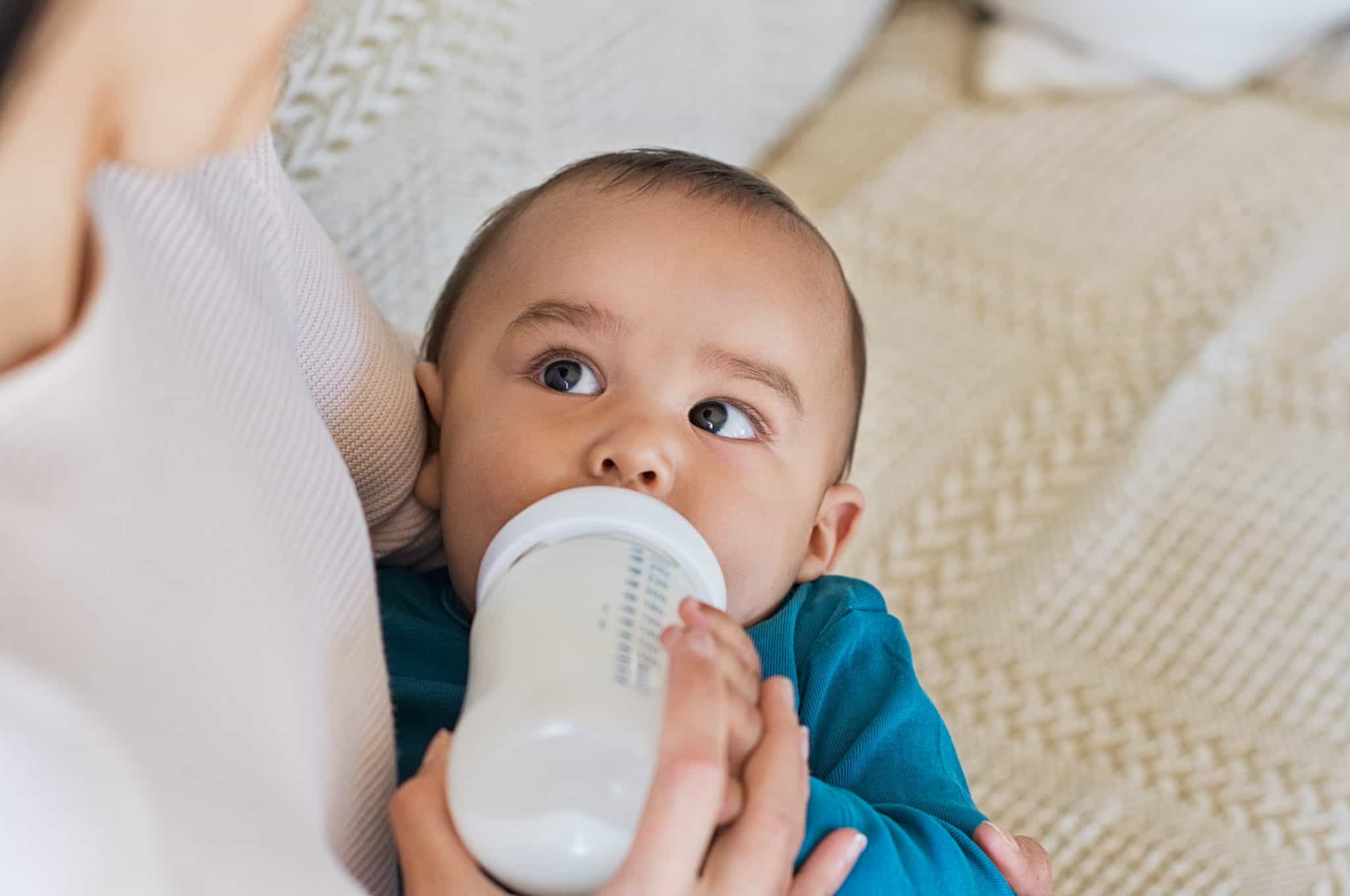 How to bottle feed a baby - Bottle feeding tips