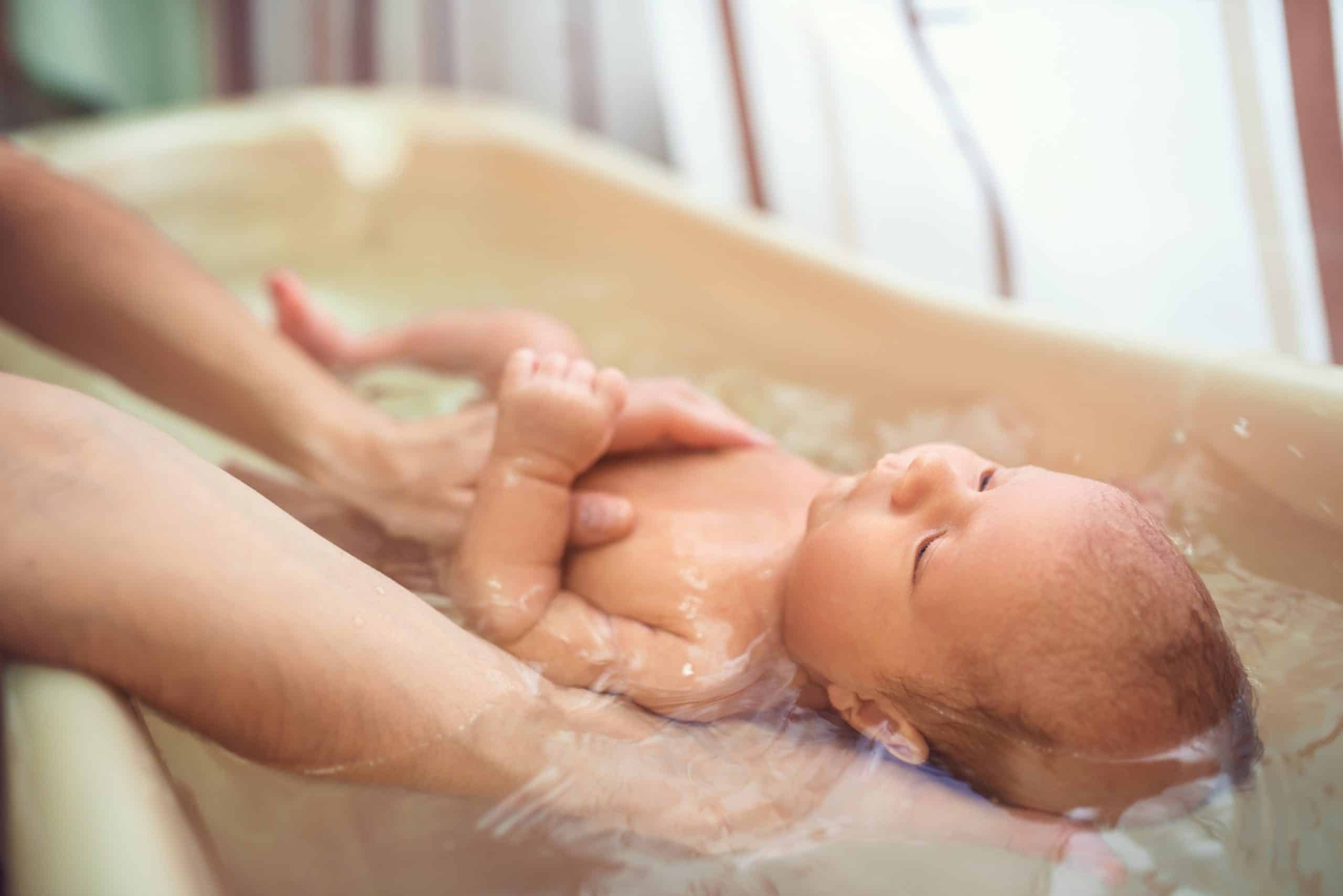what temperature should a baby bath be